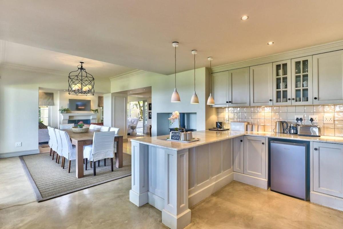Lush Family Home In Prestigious Area Кейптаун Екстериор снимка