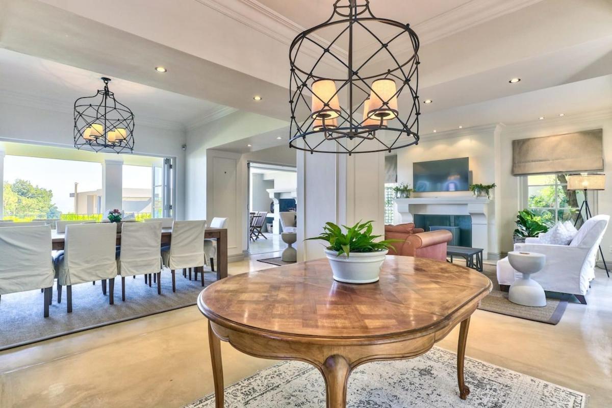 Lush Family Home In Prestigious Area Кейптаун Екстериор снимка